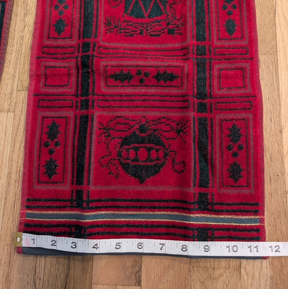 Vintage Red Christmas Holiday Towel set Green Gold Holly Ornaments Set Of 3 - Picture 11 of 16